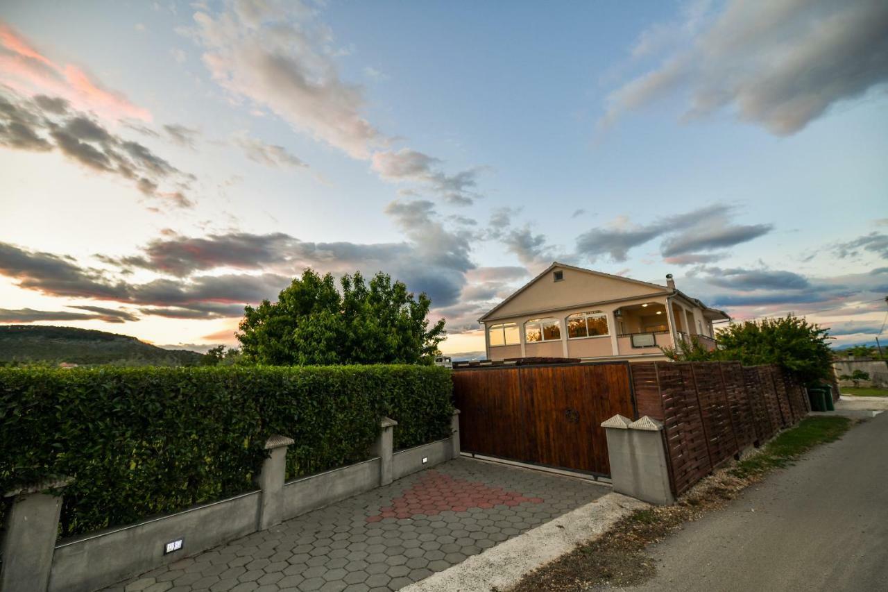 Kuca Za Odmor Lukic Villa Donje Rastane Bagian luar foto